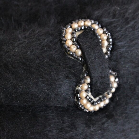 Vintage 1940s Hat, Black Plate Hat with Faux Pearls, Millinery - Picture 6 of 10